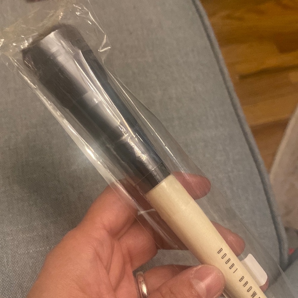 Bobbi Brown blush brush new.